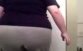 Amateur babe shitting in yoga pants